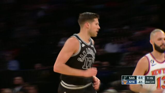 不想扣篮的球员不是好投手！麦克德莫特底线空切隔扣大中锋