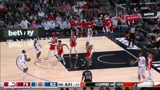 救球队于水火！莫里斯手感来了三分连中强势追分