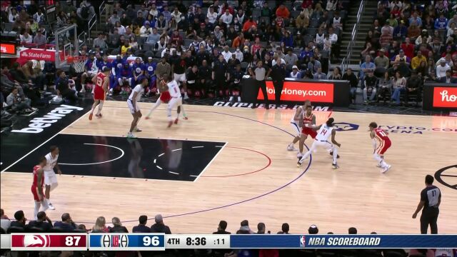 攻守两端皆有建树！科林斯献上极限空接+迎头血帽