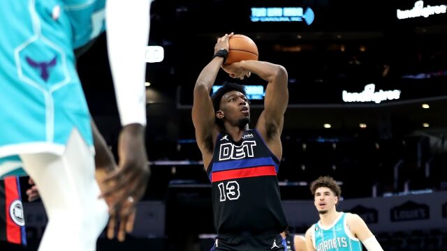 怀斯曼vs黄蜂集锦 23+7飞天暴扣技惊四座