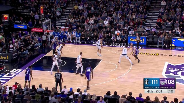 扛着球队往前行！焦灼时刻赫尔特福克斯连续突破完成反超