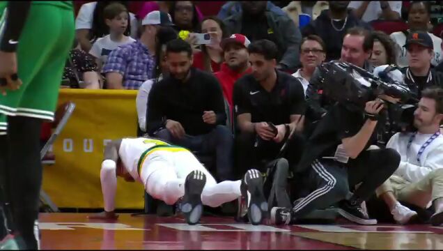 NBA常规赛：凯尔特人vs火箭第3节英文原声回放