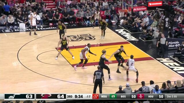 全力加速信马由缰！马尔卡宁迈起大步抡臂炸筐