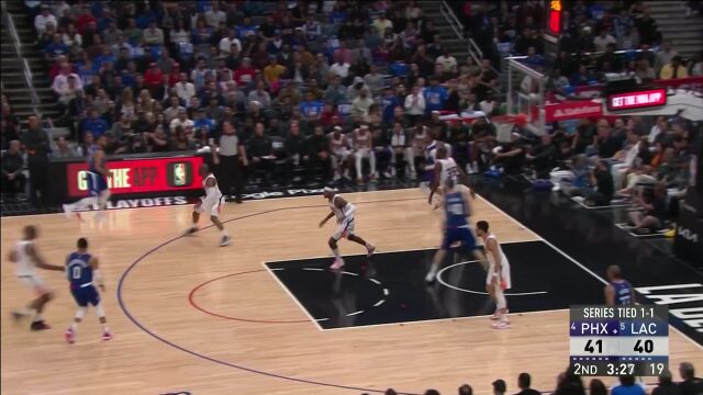 这才是强硬派中锋 祖巴茨篮下吃饼双手暴扣技惊四座