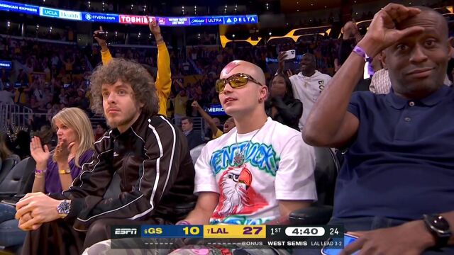 以彼之道还施彼身 湖人在主场下起三分雨打停勇士