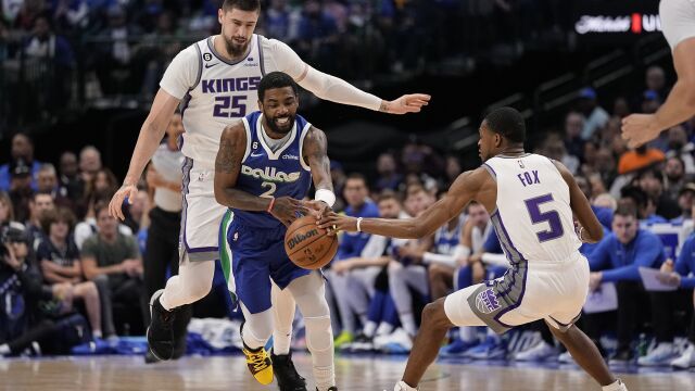 欧文vs国王集锦 全场31分末节独得19分开启欧文时刻