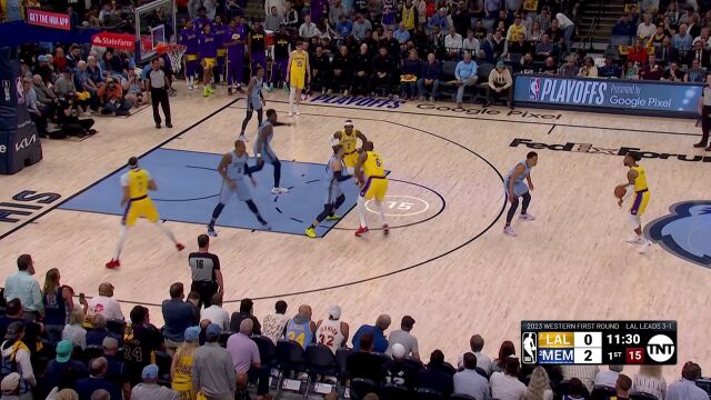 犹如天神下凡！ 范德比尔特连线助飞詹姆斯双手暴扣