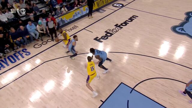 心有灵犀一点通！里夫斯妙传加布里埃尔轻松拿到两分