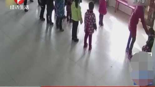 幼儿园女老师疯狂殴打女童，原因让人震惊