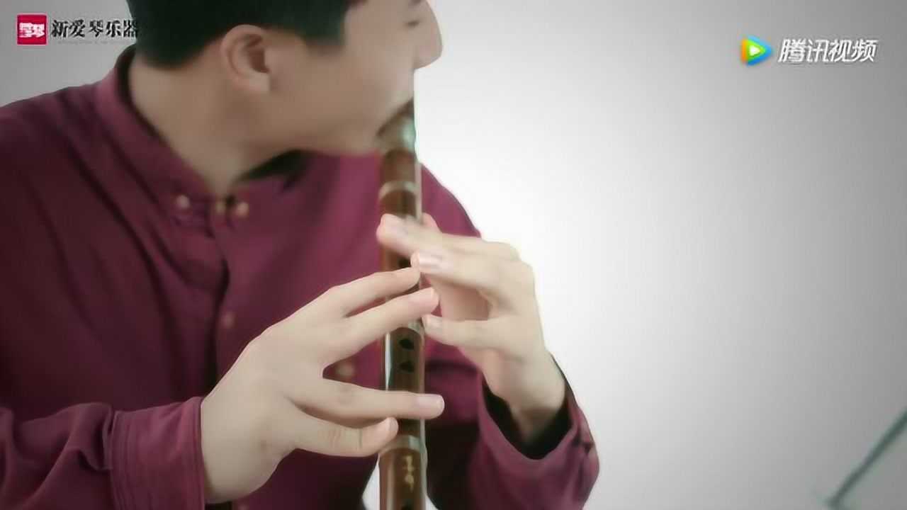 笛子演奏三五七表演循环换气展示深厚演奏功底
