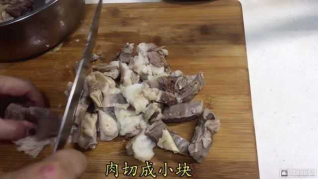 羊肉最好吃的做法,这样做出来的羊肉不膻肉质鲜嫩,汤汁鲜美