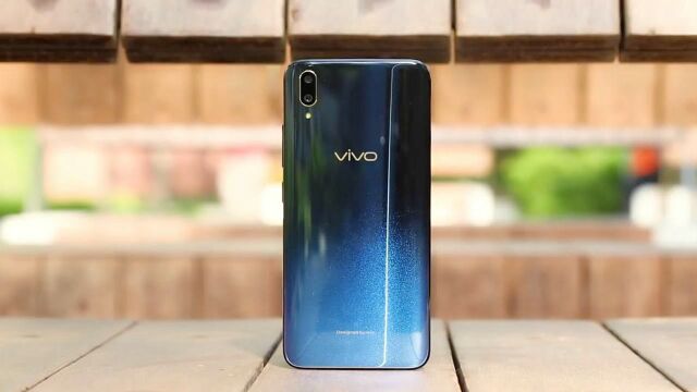 Vivo V11 Pro 上手欣赏,屏幕指纹+超小刘海不要太美