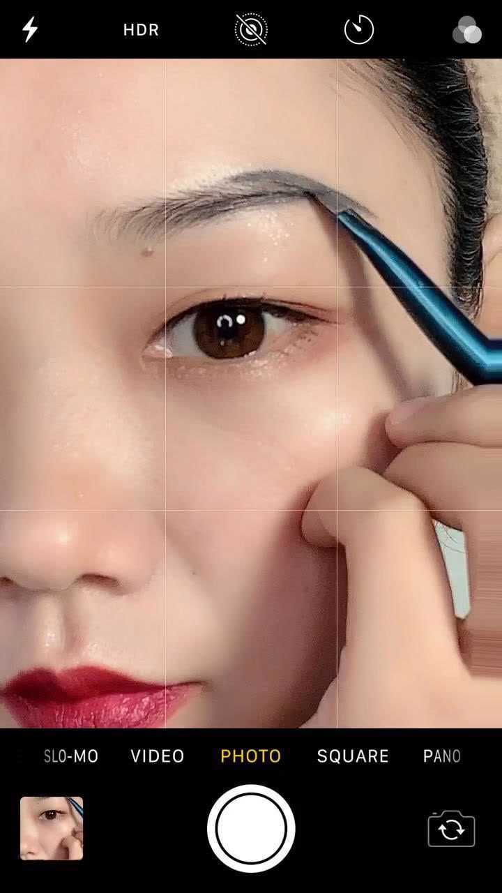 欧式小挑眉画法