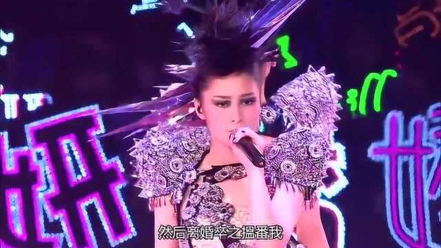 Twins演唱的《你讲你爱我》现场版,一开口全场沸腾,超好听