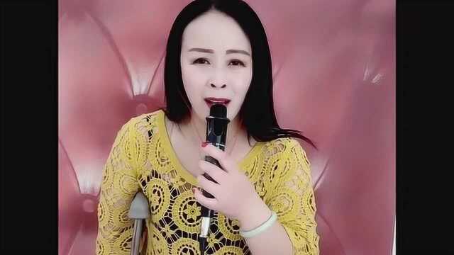 戏曲女演员唱戏,这架势太有气质了,一看就是练出来了