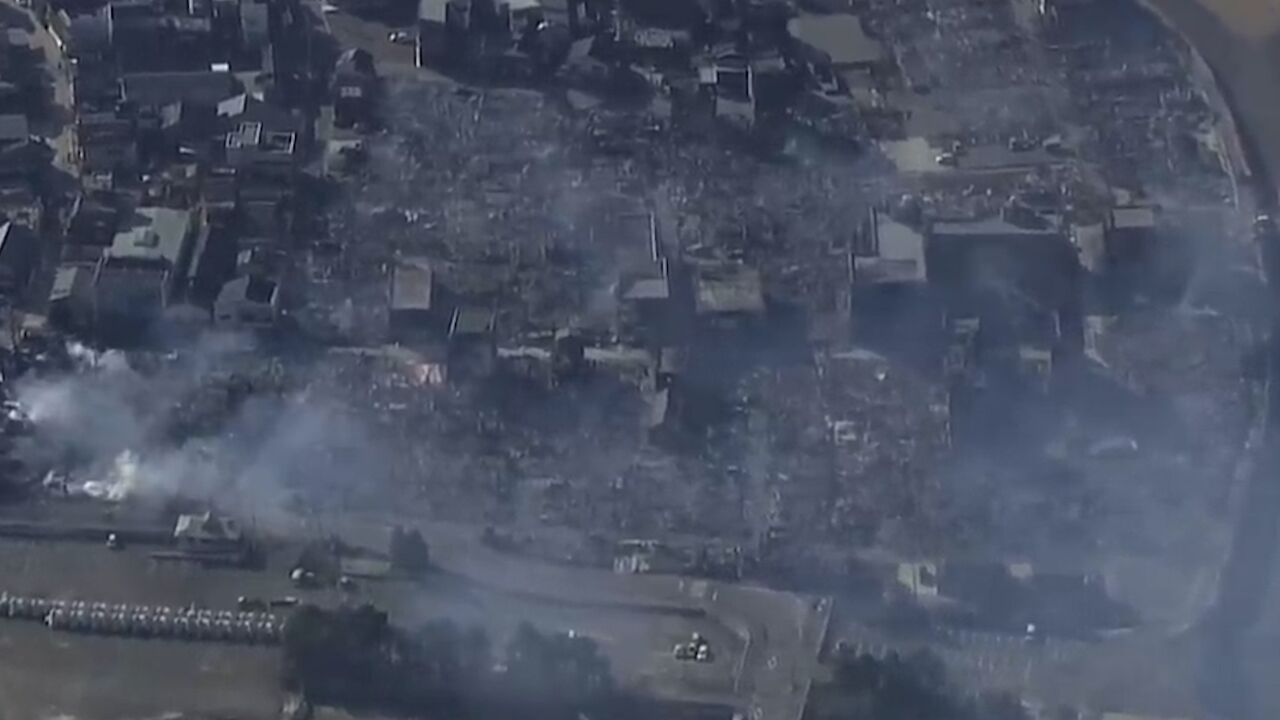 日本石川县能登地区地震已致64人死亡 震中多地楼倒房塌成一片废墟