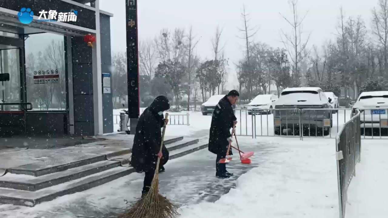 为了乘客雪天安全出行,郑州地铁太拼了