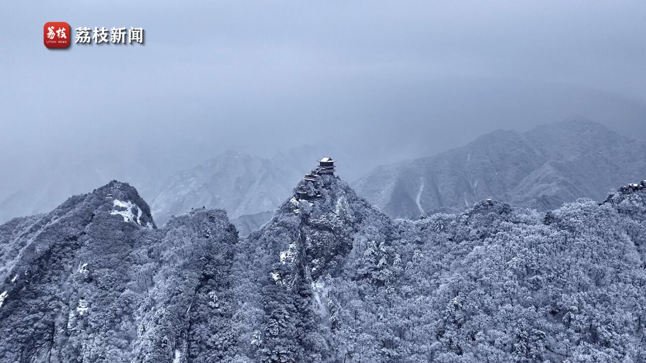 古韵拉满!雪后终南山玉树琼枝美如仙境