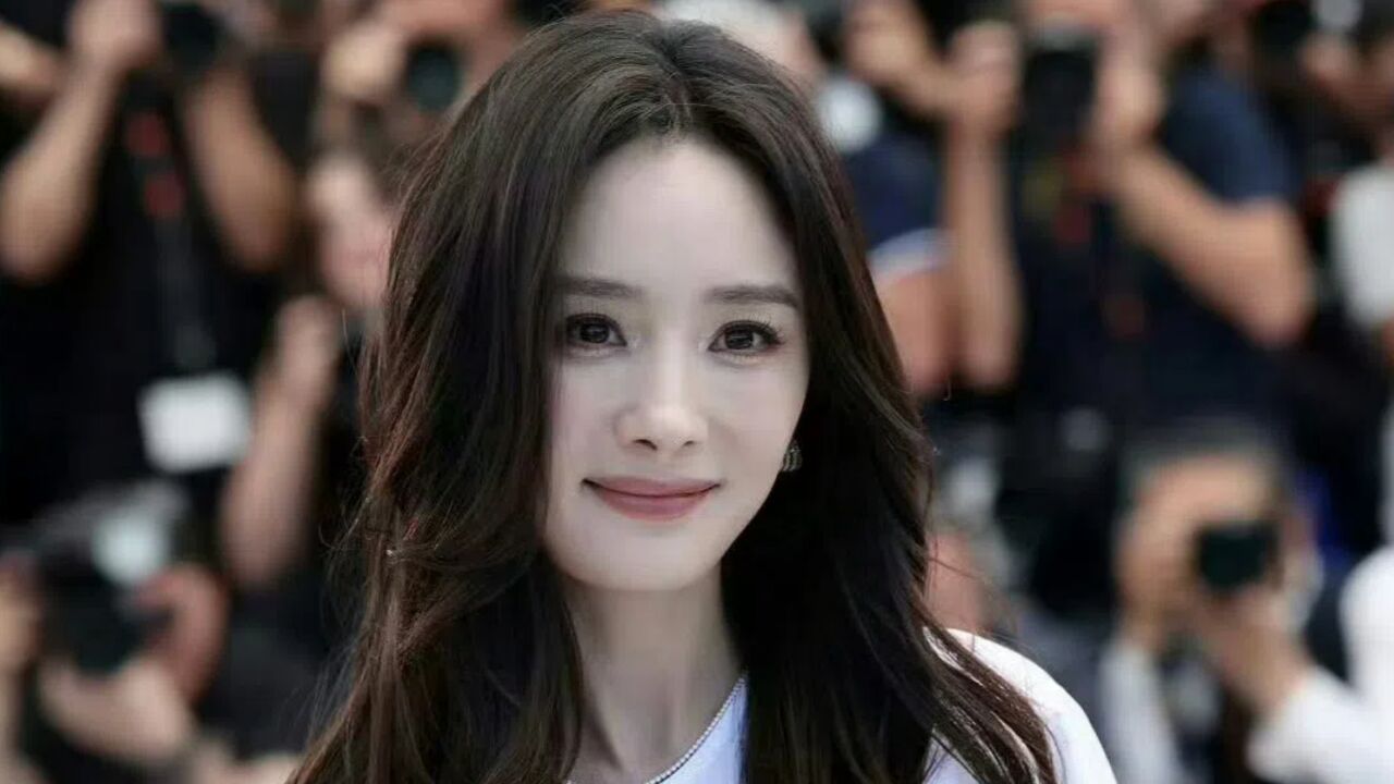 杨幂为女儿送生日祝福,母女被曝感情生疏,曾被指当妈不称职