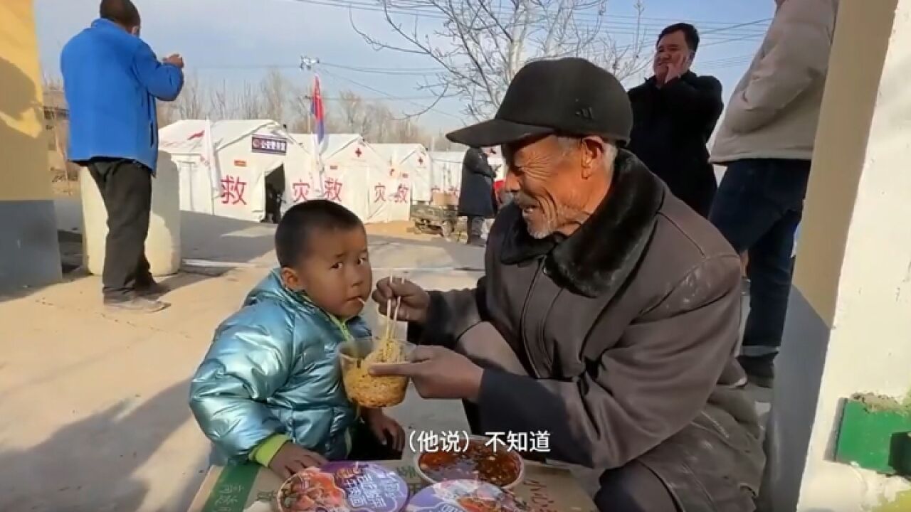 能吃饱睡暖!青海民和县中川乡金田村村民:在安置点很踏实