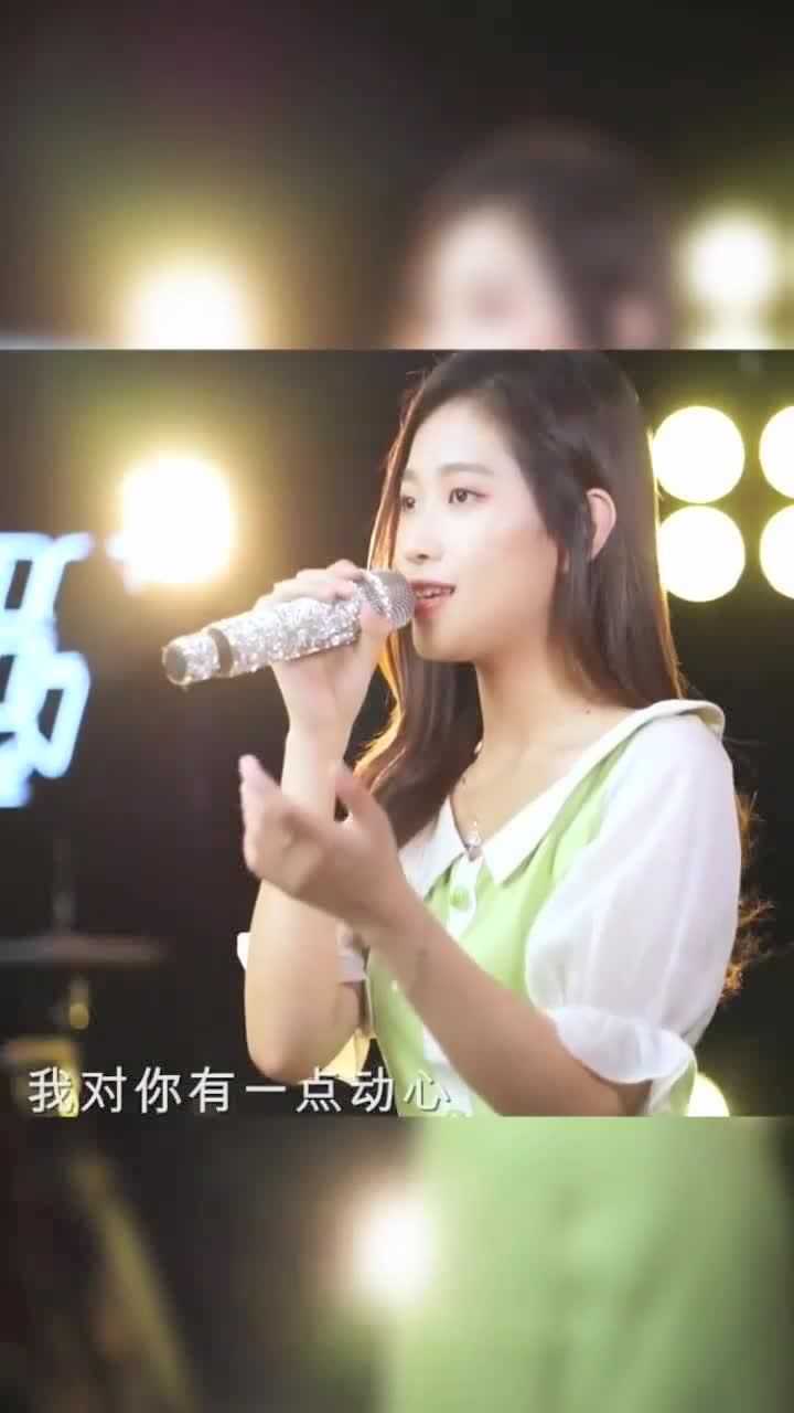 见识一下网红亮声王晴的唱功一首有一点动心走心了