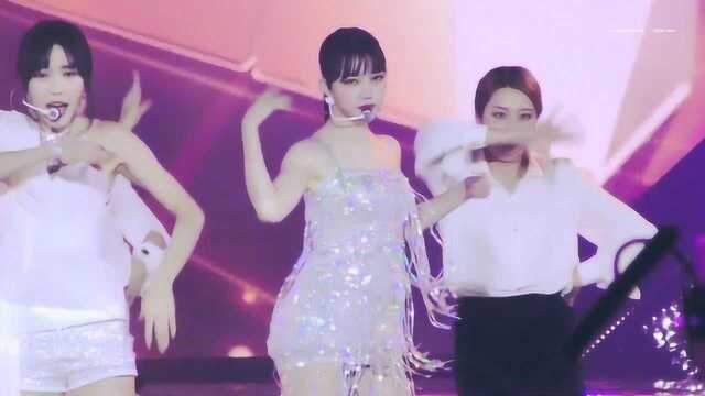 女神郑艺琳可爱直拍,GFRIEND帅气表演,尽显好身材