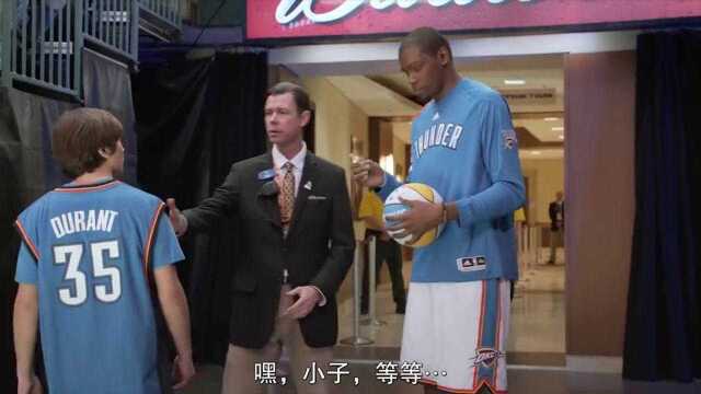 美国小矮子打篮球被嘲笑,一出手NBA成员都傻眼,这是何等高手