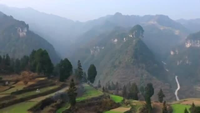 航拍贵州大山深处,发现一尊山体大佛,比乐山大佛还要高六米