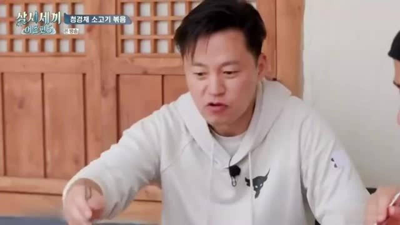 韩综三时三餐车胜元做油菜炒牛肉豆芽汤招待李瑞镇吃的超美味