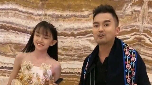 宋小睿携原唱演唱《你莫走》,开嗓声音太甜美,唱的好听至极!