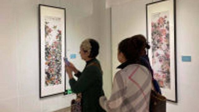 彭柯、石文君、彭石、胡焱四人国画(花鸟画)作品义卖展开幕