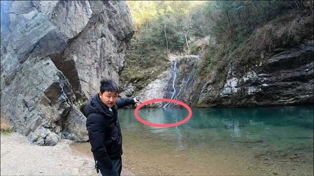 去小溪航拍风景,无人机失控不慎掉入溪水坑,3000块就这样打水瓢