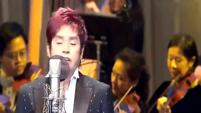 谭咏麟现场演唱经典情歌《爱在深秋》经典老歌,太好听了!