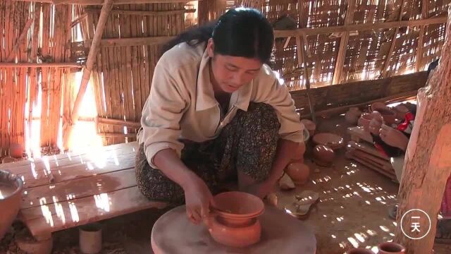 看看缅甸农村人的副业,这种小作坊在中国很少见了!