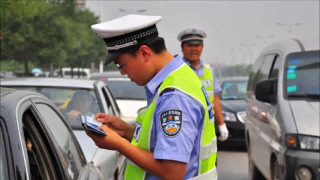 交警通知:新规来了,这样跟车、直走都将被罚,已有不少车主中招