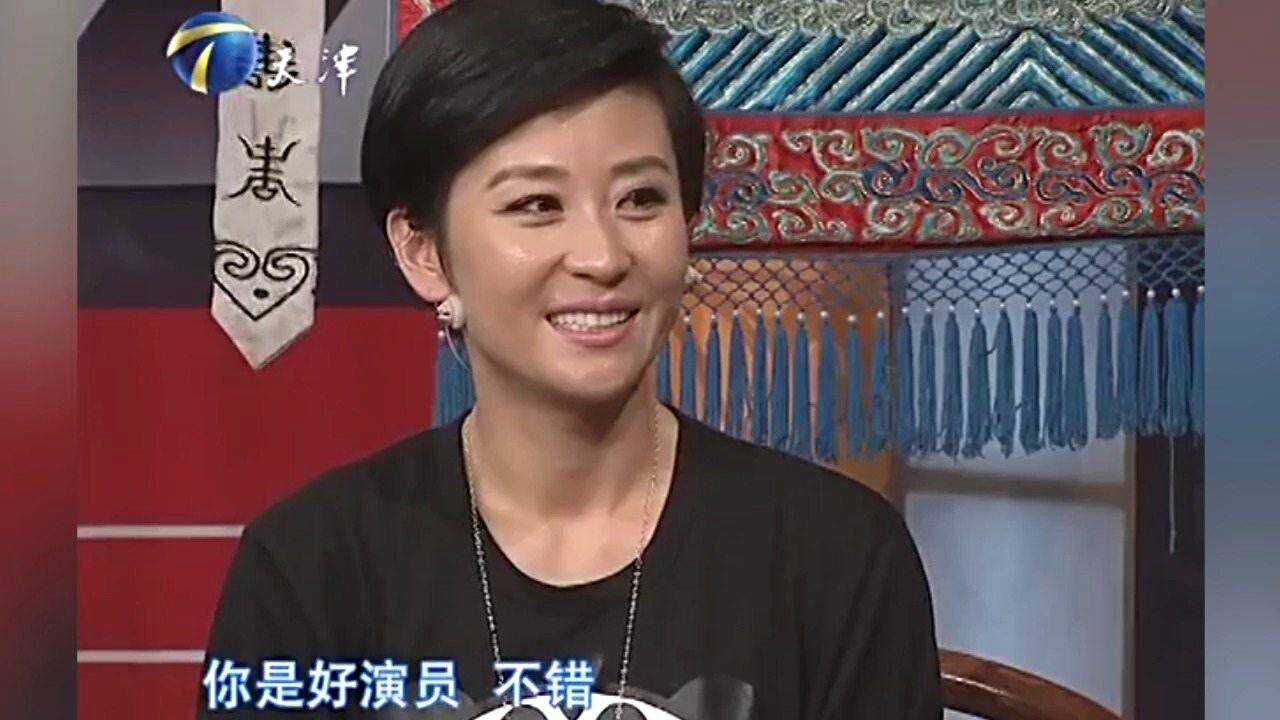 演员苗圃竟会开飞机!她表示和开拖拉机差不多?郭德纲惊了丨今夜