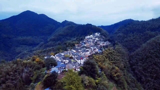 屹立于高山屋脊上的古村落~木梨硔