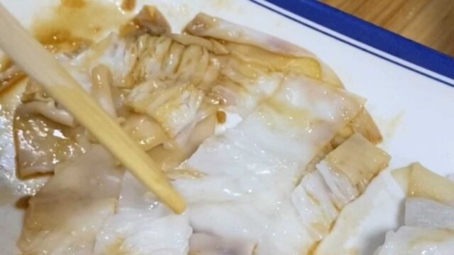 一份手艺做一份美食,一份好肠粉离不开一张好粉皮,软滑糯韧香