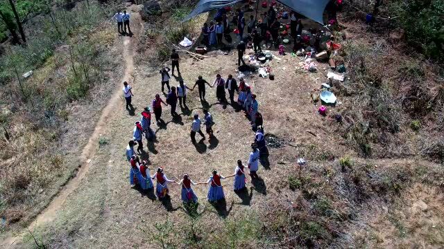 傈僳族美丽人民教师余晓燕创造歌曲《有一个幸福的地方》