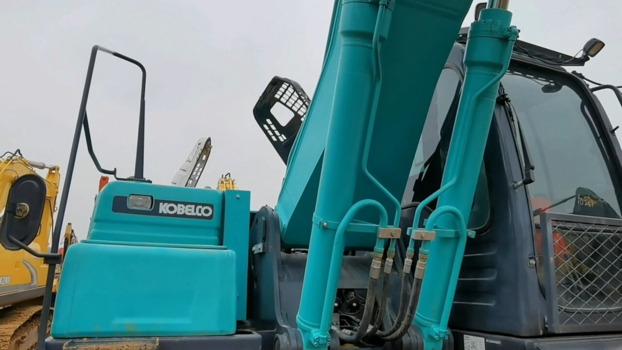 神钢450挖掘机参数,神钢350挖掘机参数配置 01:16神钢250挖掘机性能参数解说,神钢挖机省油效率真有那么高吗?
