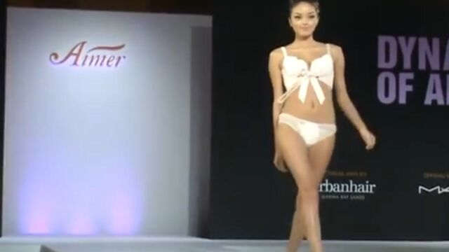 亚洲内衣Fashion Shows...