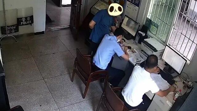 男子被骗5.7万民警将计就计追回:称要回流资金再投资,成功提款