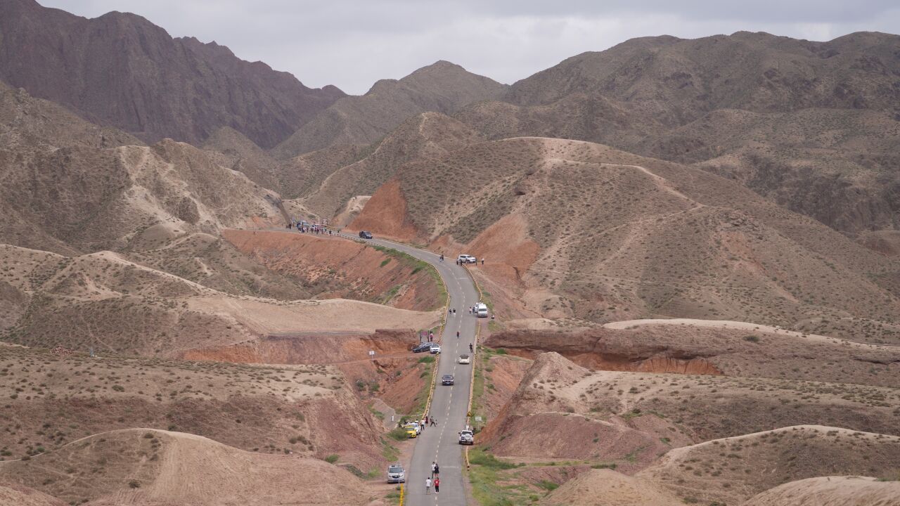 遇见中国之美ⷥ䏧驶过6号公路,领略大西北的独特风景