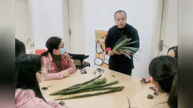 沂蒙李氏草编走进临沂龙腾小学