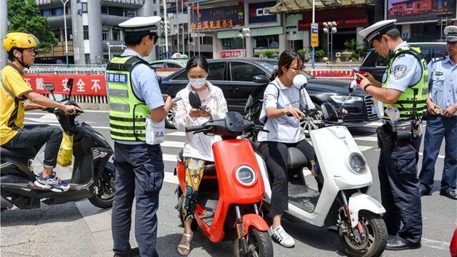 交警:机动车、摩托车、电动车都有新规定,涉及年检和上路