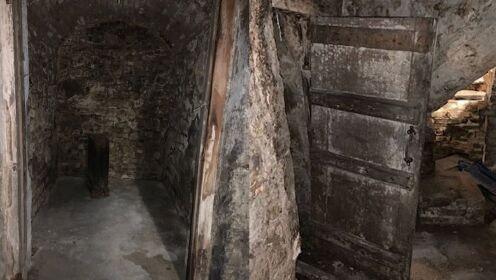 店主意外发现700年前神秘地窖,四通八达如同地下管网,建造意图引猜疑
