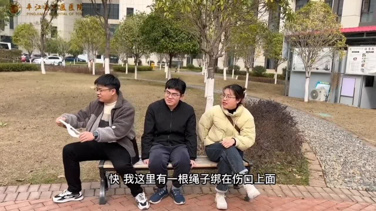 被毒蛇咬伤如何自救?认真看完这个视频,关键时刻能保命