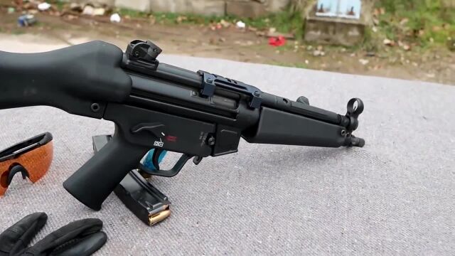 HK MP5(SP5)冲锋枪,弹匣加弹15发,靶场射击测试