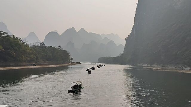 桂林之旅,阳朔游船之旅,大美阳朔的漓江美景,记录美好景色