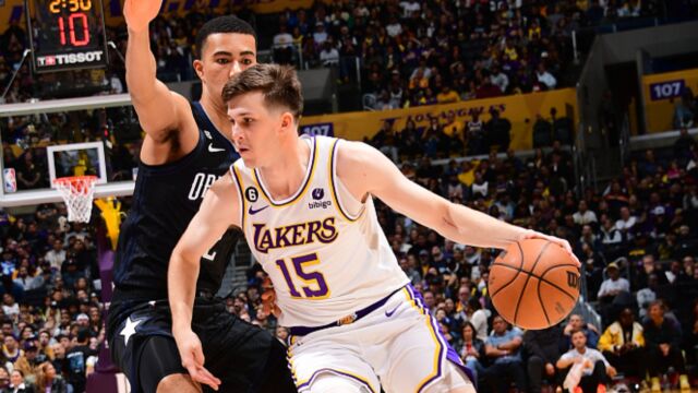 里夫斯35分创生涯新高！拯救湖人重返西部第10